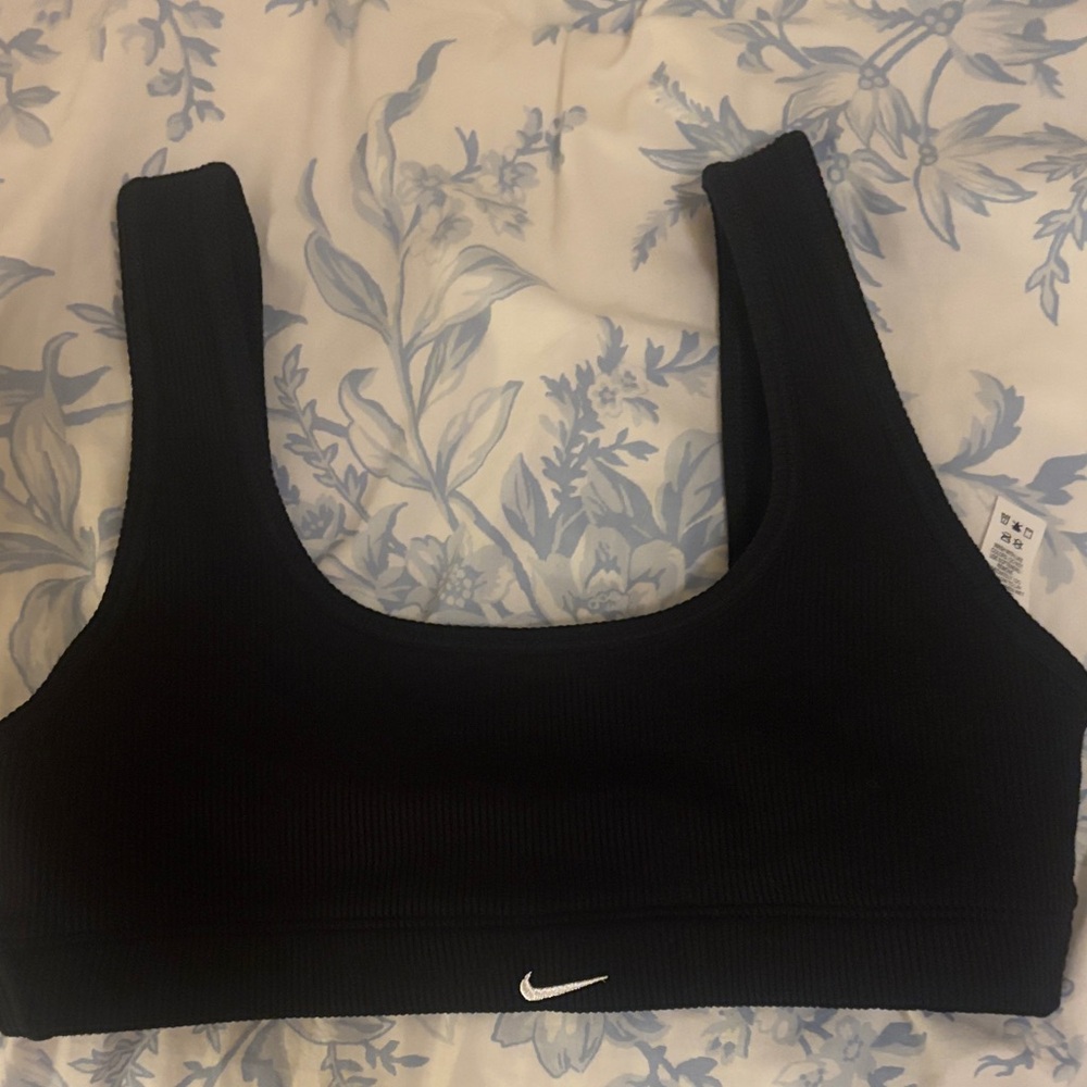 Nike Women's Black Ribbed Sports Bra
